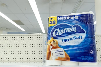 Charmin, una de las marcas más extendidas del mercado, ya había advertido sobre posibles aumentos ligados a la política arancelaria (REUTERS/Andrew Kelly/File Photo)