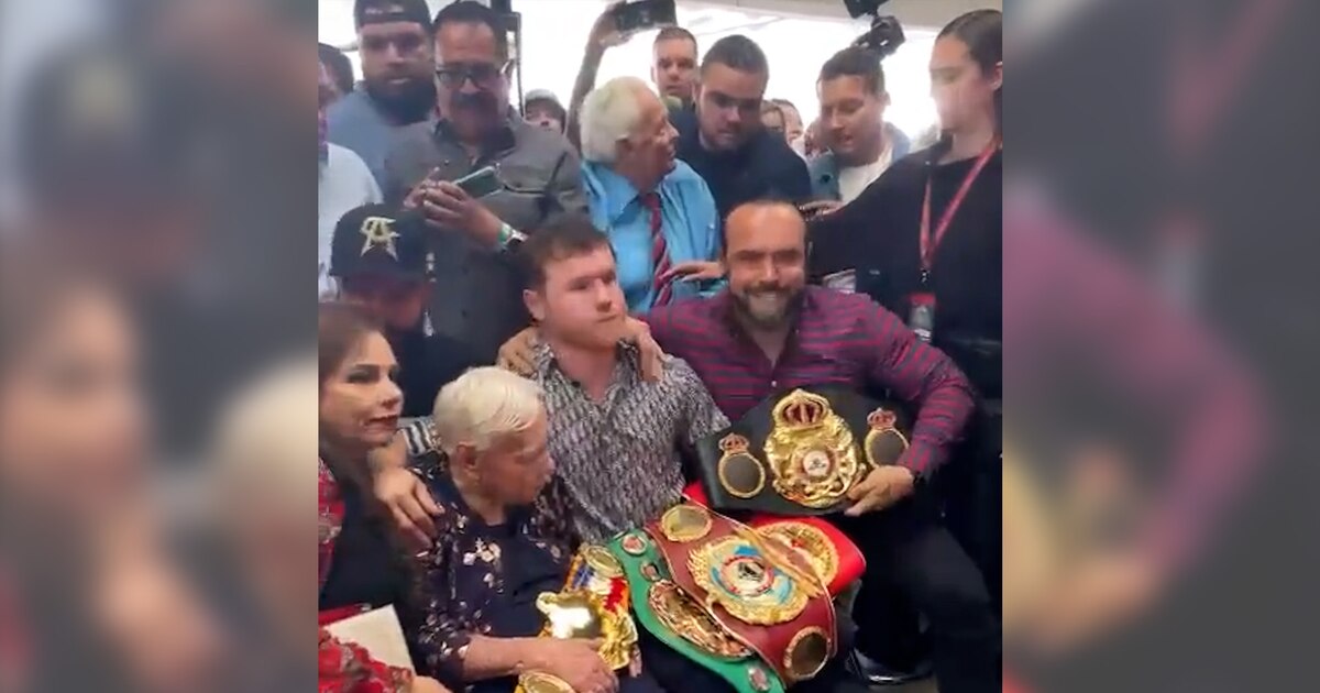El emotivo gesto del Canelo Álvarez con su abuela durante la ...