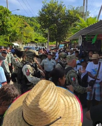 La protesta concluyó alrededor de las 17:00 horas de este domingo. (Crédito: X | @Acapulco_Verdad)