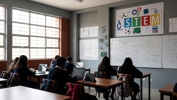 “Aprender haciendo” con tecnología: una manera de ampliar oportunidades de aprendizaje para los estudiantes vulnerables