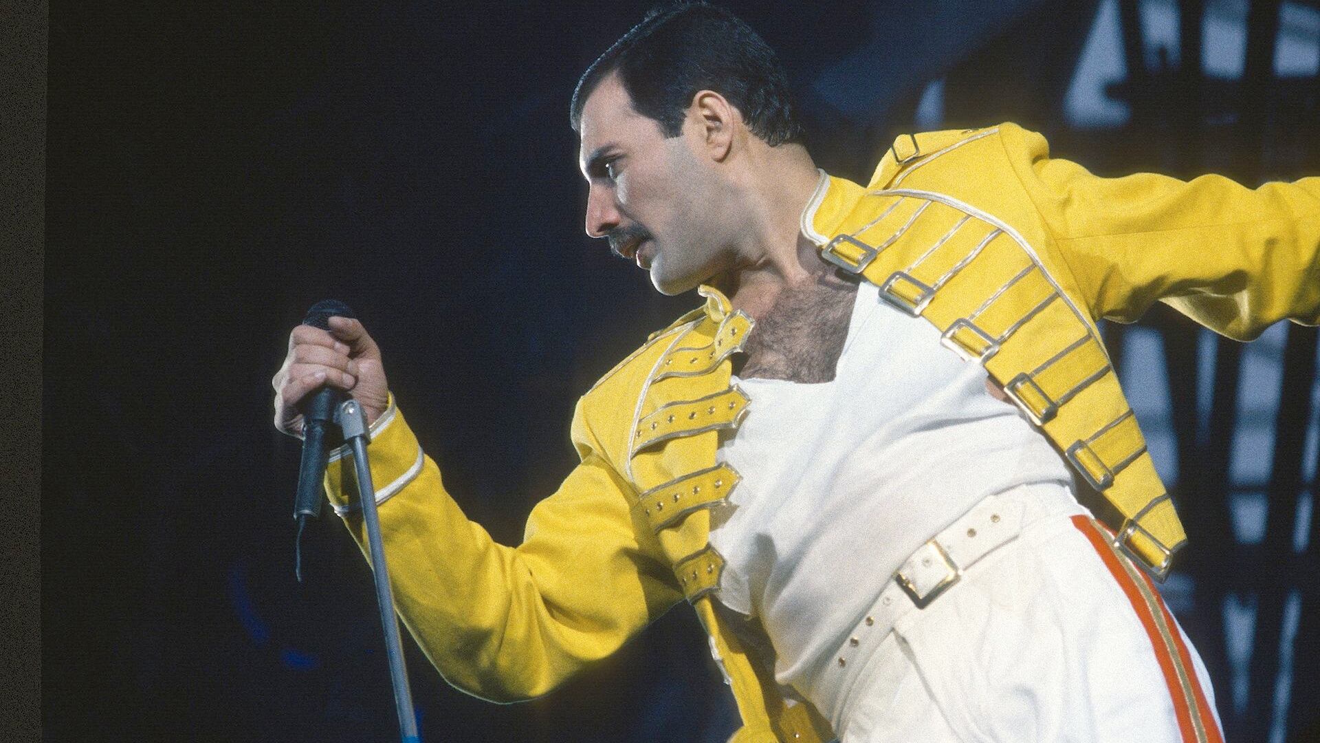 Freddie Mercury durante un concierto. (Anwar Hussein)