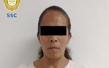 La mujer fue sorprendida con decenas de dosis de droga y es señalada por coordinar la distribución de estupefacientes en la Ciudad de México y Tlaxcala. Crédito: SSC-CDMX