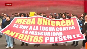 Comerciantes del mercado Unicachi se