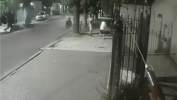 Video: un motochorro le disparó