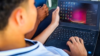 El Salvador extenderá su programa de becas de educación superior a estudiantes de colegios privados