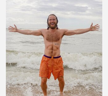 Mike Posner antes de realizar