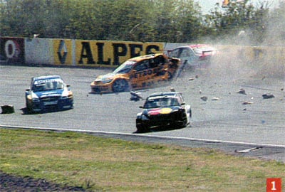 El momento del accidente de Yannantuoni (Archivo Revista Campeones)