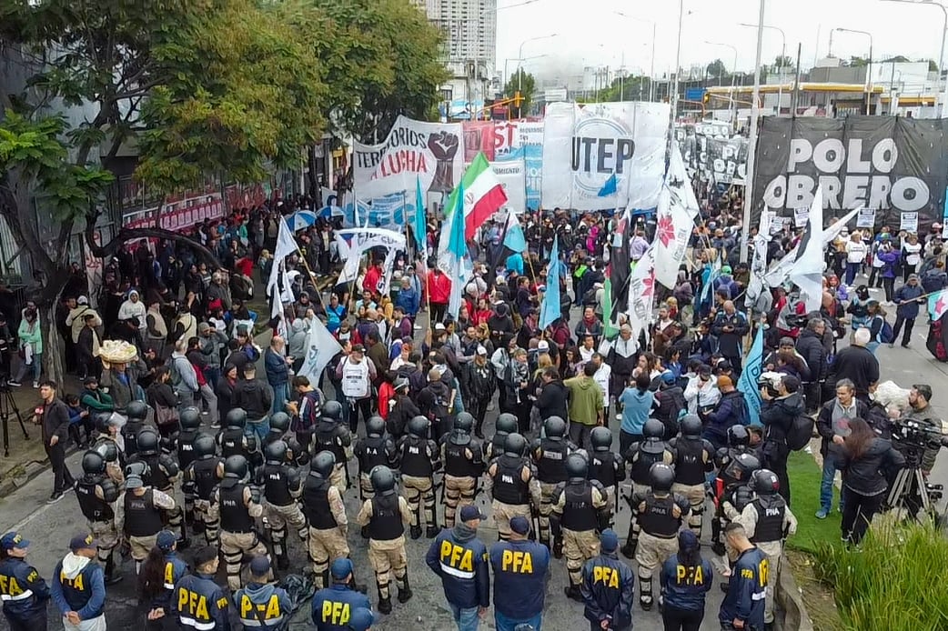 El corte en Puente Pueyrredón (RS Fotos)
