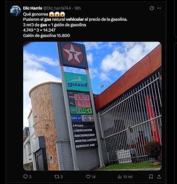 Captura de pantalla de un mensaje en redes sociales que contiene texto sobre tarifas y la fotografía del letrero de una estación de servicio