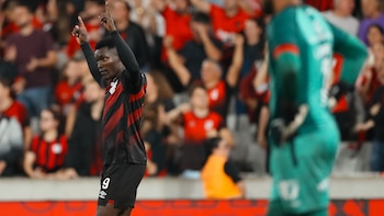 Kevin Viveros marcó doblete en Brasil y podría ser sorpresa en la lista de delanteros de la selección Colombia para el Mundial 2026