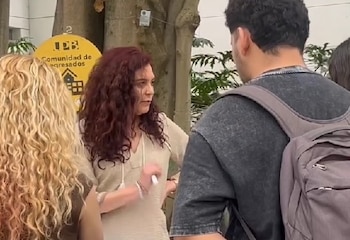 La simulación de voto, apoyada por la Registraduría Nacional, permitió a los estudiantes experimentar paso a paso el sufragio presidencial en Colombia - crédito @cienciaspoliticasupb/Instagram