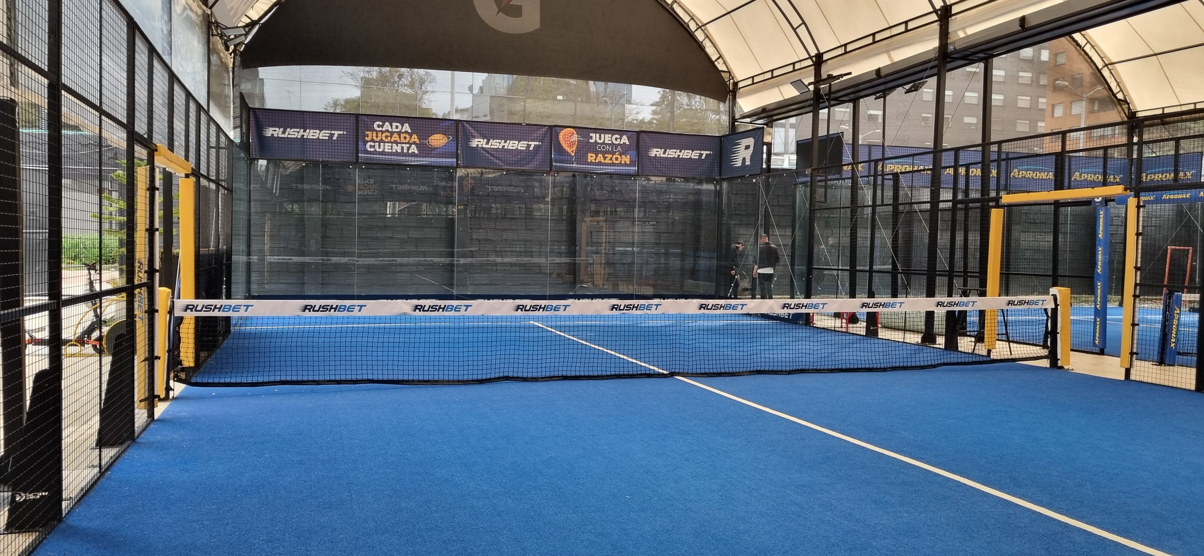 El pádel en Colombia es un deporte que creció a gran escala en las principales ciudades como Bogotá, Medellín y Cali - crédito Carlos Pulido y Leandro Bernal / Infobae Colombia