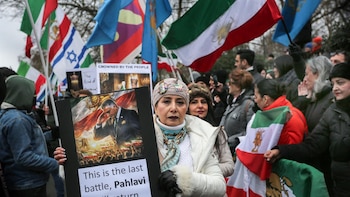 Reino Unido retira a su