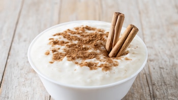 La receta de arroz con leche saludable con la que puedes saciar tu antojo de dulce sin sentirte culpable