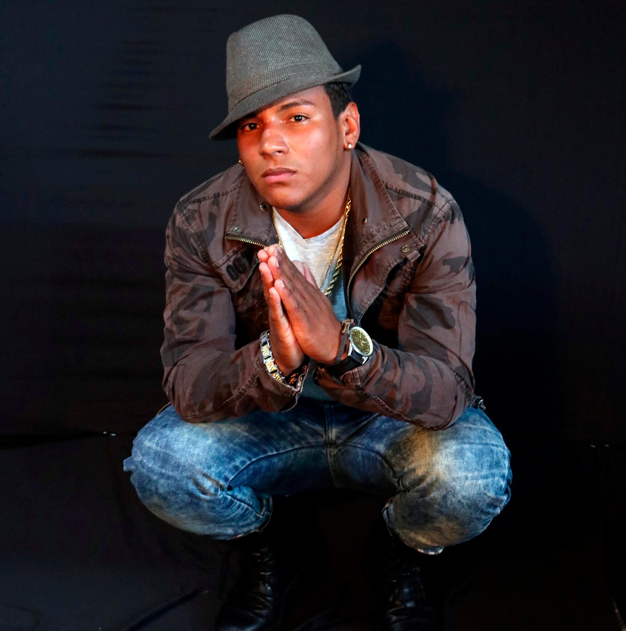 El surgimiento del rap en español contó con antecedentes de artistas como Vico C, Wilfred y la Ganga, Emmanuel y Memo Ríos (EFE/ Vico C)