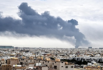 Un ataque con drones atribuido a "Irán y aliados" causa "un gran incendio" en el aeropuerto de Kuwait (Europa Press)