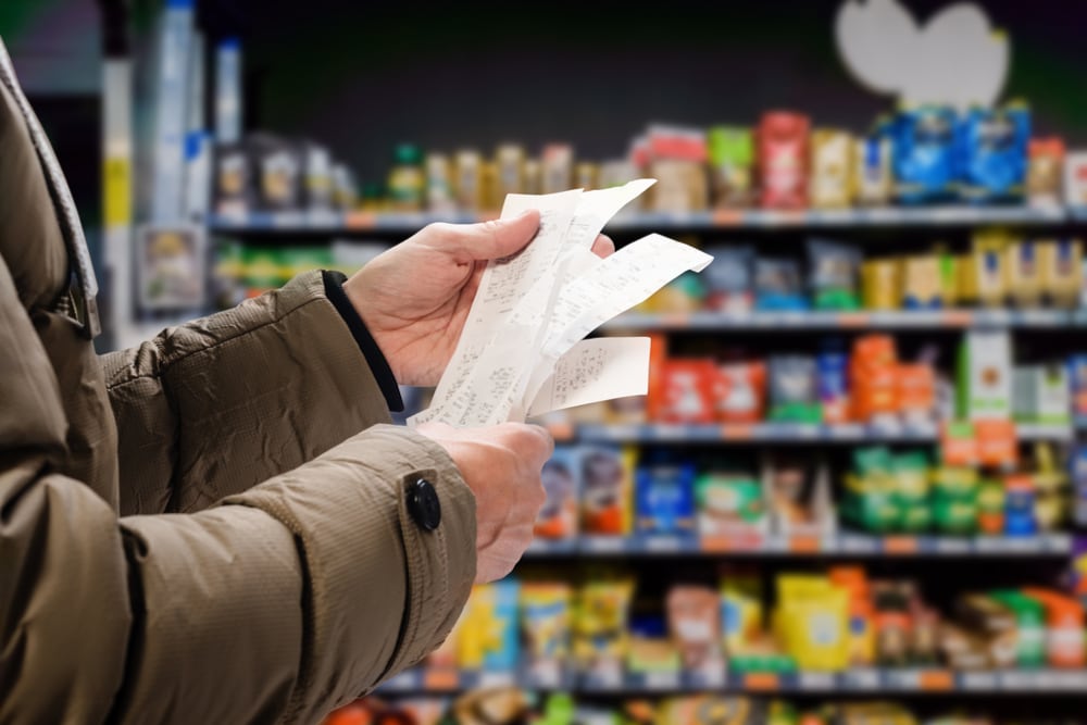 Los precios de los alimentos y bebidas mostraron variaciones mínimas en la primera semana de mayo, según tres consultoras.