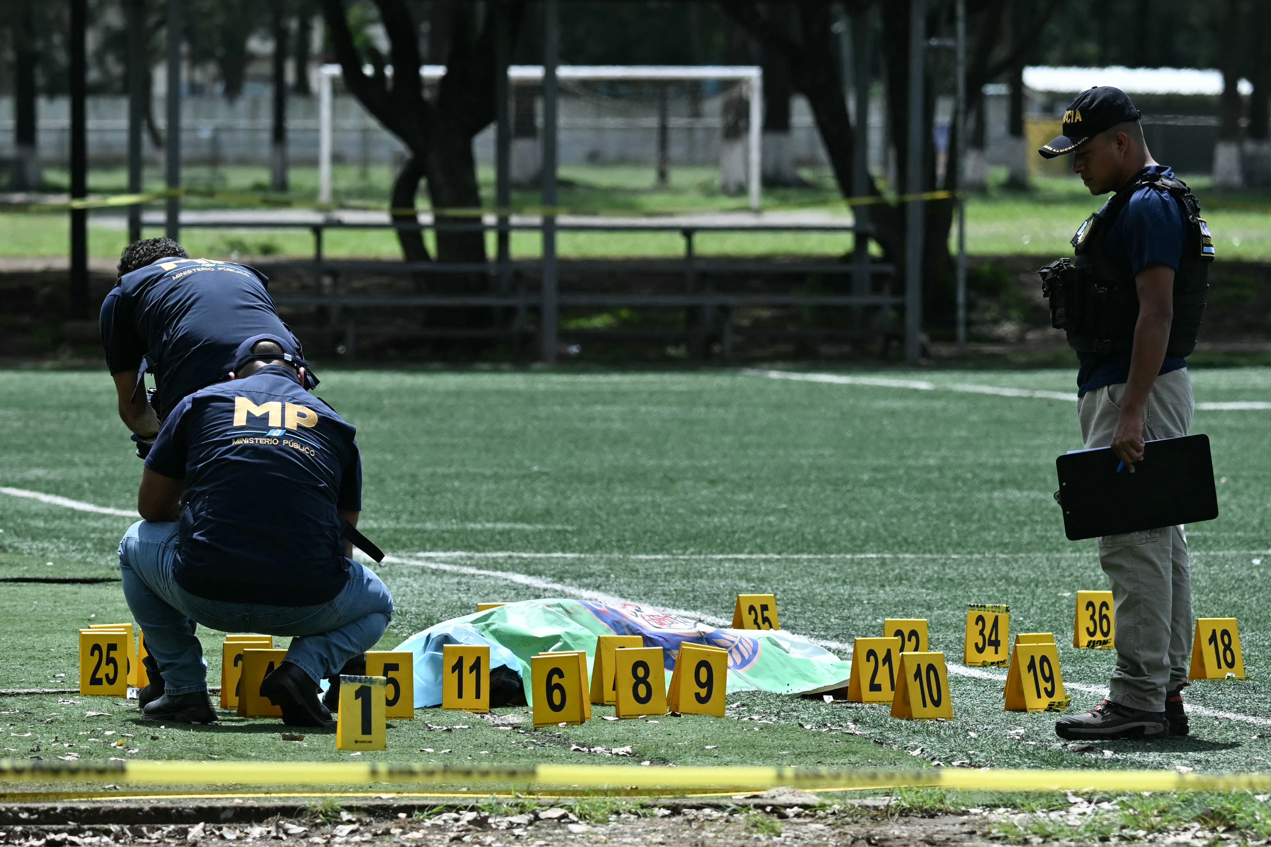 El exfiscal anticorrupción Juan Francisco Solórzano Foppa fue asesinado en el Campo Marte de la Ciudad de Guatemala el sábado 17 de octubre. (Johan ORDONEZ / AFP)