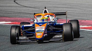 Con victorias y podios, Sebastián