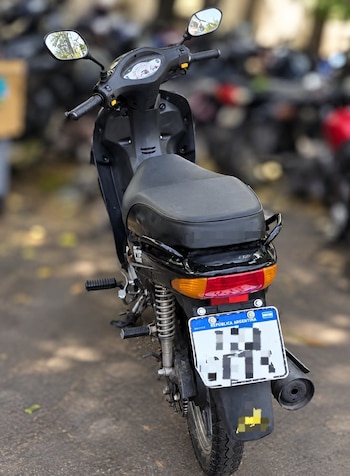 Córdoba: dos hombres detenidos tras abandonar una moto sustraída y escapar de la Policía