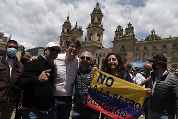 Miguel Uribe durante manifestaciones contra
