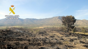 Investigan a un agricultor por un incendio forestal en Lorca (Murcia) tras abandonar una quema de restos