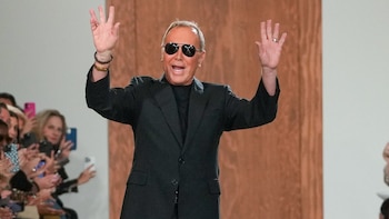 Michael Kors a los 67 años: la fórmula del diseñador que transformó la elegancia y el lujo cotidiano