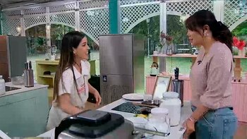 Wanda Nara le consultó a Cande Molfese por su relación con Gastón Edul