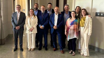 Diego Valenzuela, en el centro,