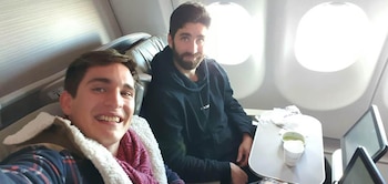 Izquierda: Nicolás Marín, fotógrafo submarino