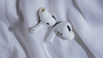 ¿Es seguro usar auriculares al dormir?