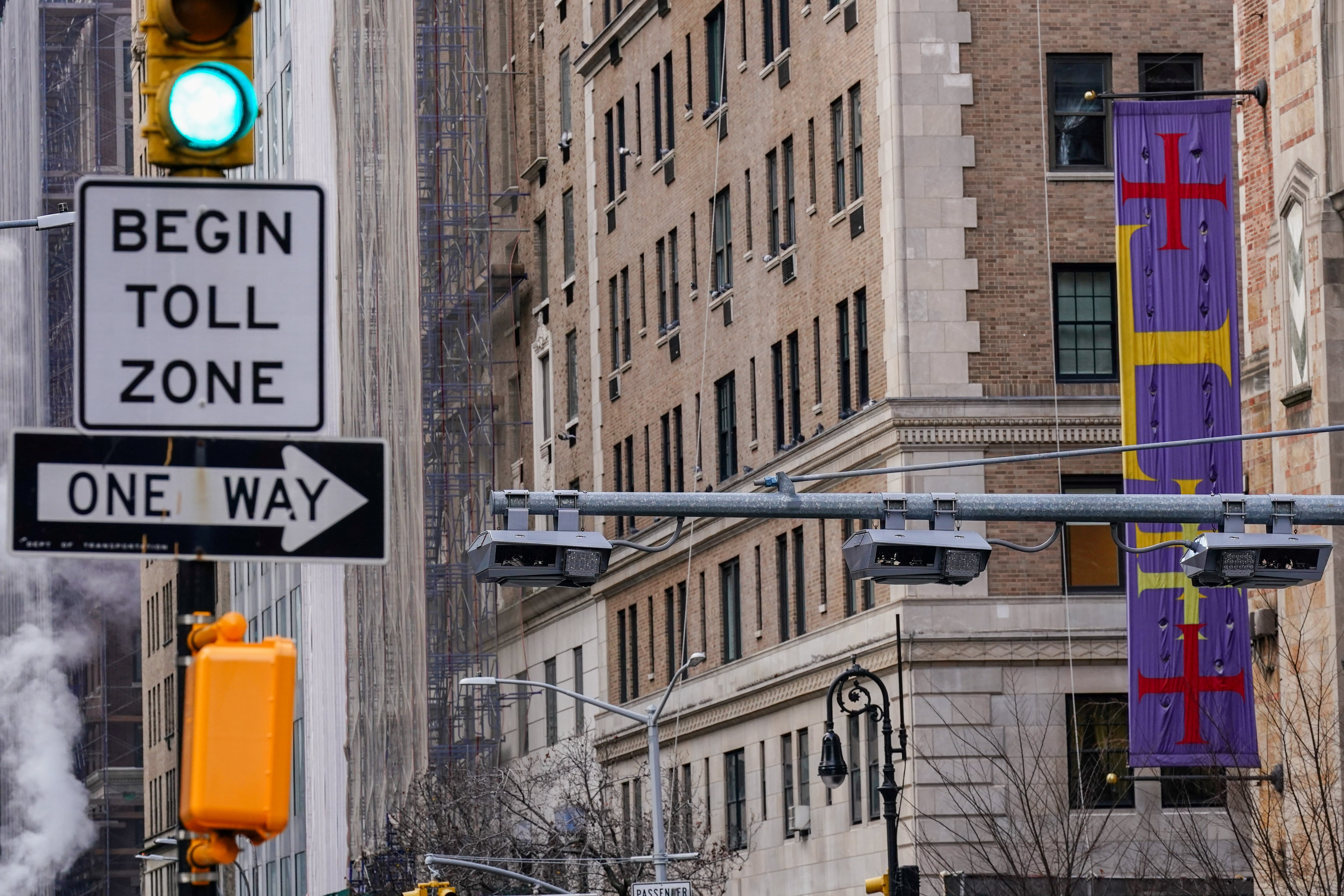 El sistema de cámaras ACE de la MTA controla el respeto a los carriles reservados, operando 24 horas en Manhattan, Brooklyn y Queens (REUTERS/Adam Gray)