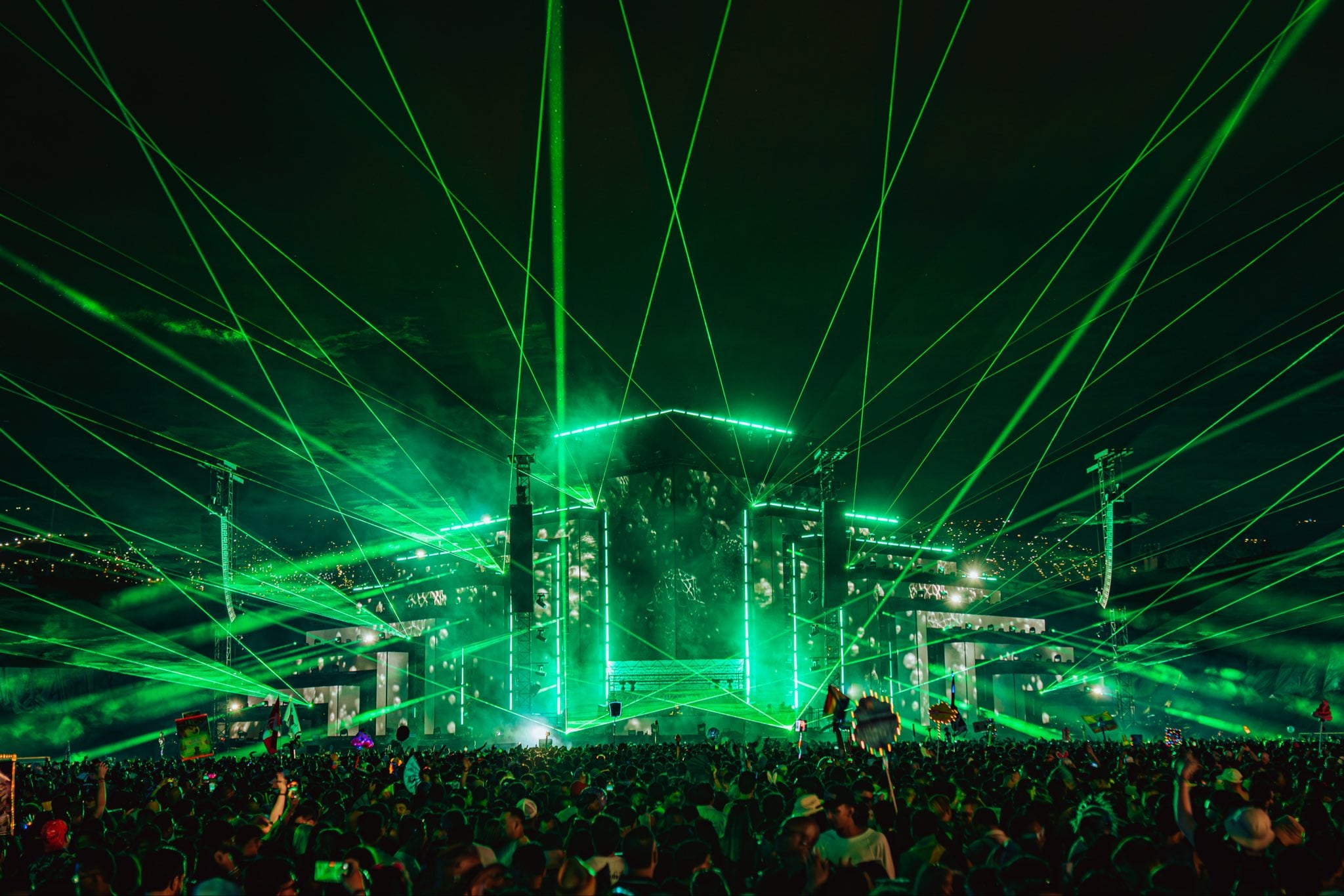 Las autoridades investigan si la muerte del asistente al festival EDC se produjo por una sobredosis de sustancias estupefacientes - crédito @edc_colombia