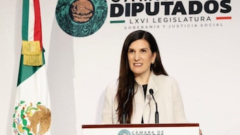 Kenia López Rabadán pone condición