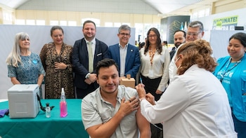 Guatemala reduce en casi 80% los casos semanales de sarampión, según el ministro de Salud