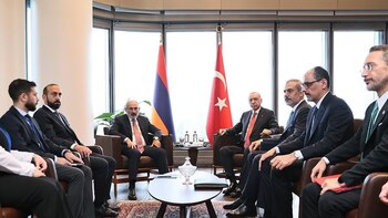 Nikol Pashinián y Recep Erdogan