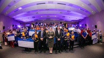 El Salvador: Educación premió a 15 bandas estudiantiles tras el Desfile de Independencia 2026