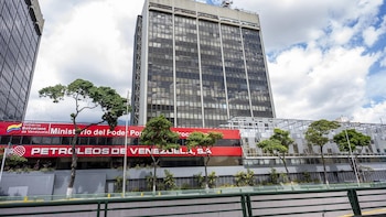 Petróleos de Venezuela restablece el suministro de combustible en La Guaira tras los terremotos