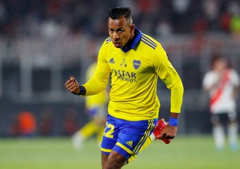 Colombiano Sebastián Villa celebra tras