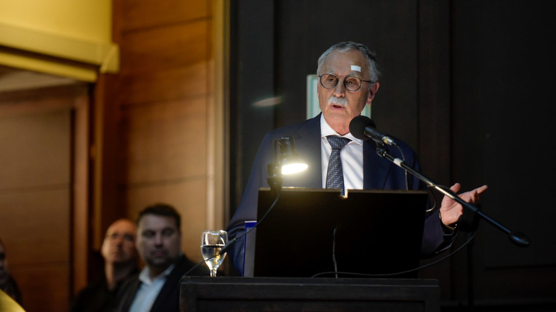 El ministro Mario Lugones expresó su admiración por Pedro Lylyk y resaltó su papel como impulsor de la neurología endovascular en Argentina