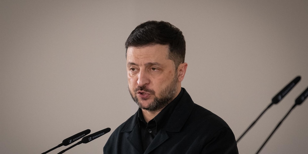 Zelenski asegura que aerolíneas suspendieron vuelos a Rusia tras su advertencia por los ataques con drones