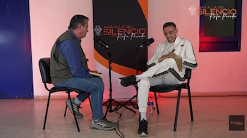 Brayan Reyes, exintegrante de esta organización criminal El Tren de Aragua, conversó con el periodista Rafael Poveda - crédito captura de pantalla Más Allá del Silencio Podcast y Testigo Directo / YouTube
