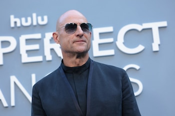 Stanley Tucci y Mark Strong consideran que estos equívocos, lejos de dañar sus trayectorias, han enriquecido su relación profesional y conexión con el público (REUTERS/Mario Anzuoni)