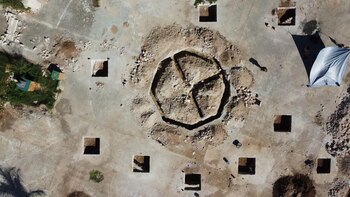 La plaza donde fueron descubiertas