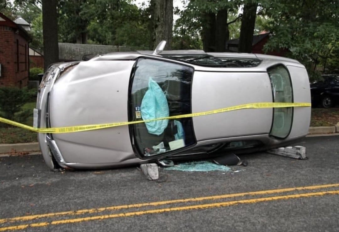 El Toyota Highlander de Bryce fue encontrado volcado al pie de un terraplén cerca del lago Castaic, al norte de Los Ángeles