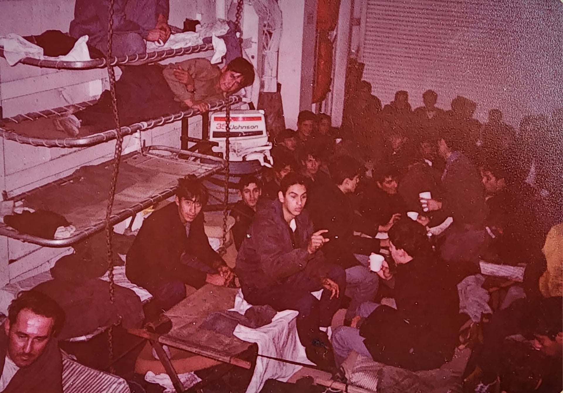 Miles de historias por contar. Los tripulantes del Belgrano descansan en el Bouchard