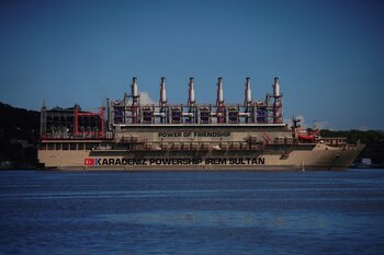 La nueva central flotante que