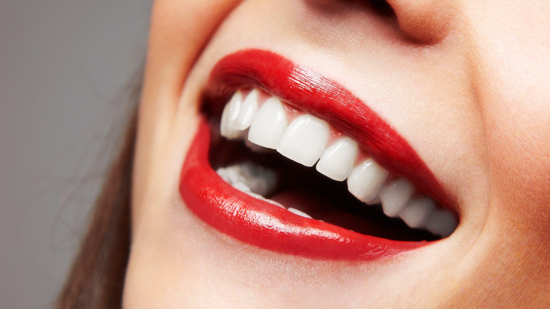 Elimina sarro y manchas amarillas de los dientes de forma rápida con 3 ingredientes de cocina(iStock)