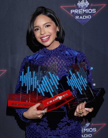 (Instagram: @angela_aguilar_)