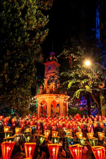 El distrito de Ahuachapán es uno de los que más color y luz luce cada 7 de septiembre a la víspera de la celebración de la fecha mariana (Foto cortesía alcaldía Ahuachapán Centro)